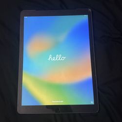 iPad Pro 12.9” (1st Gen) – Excellent Condition