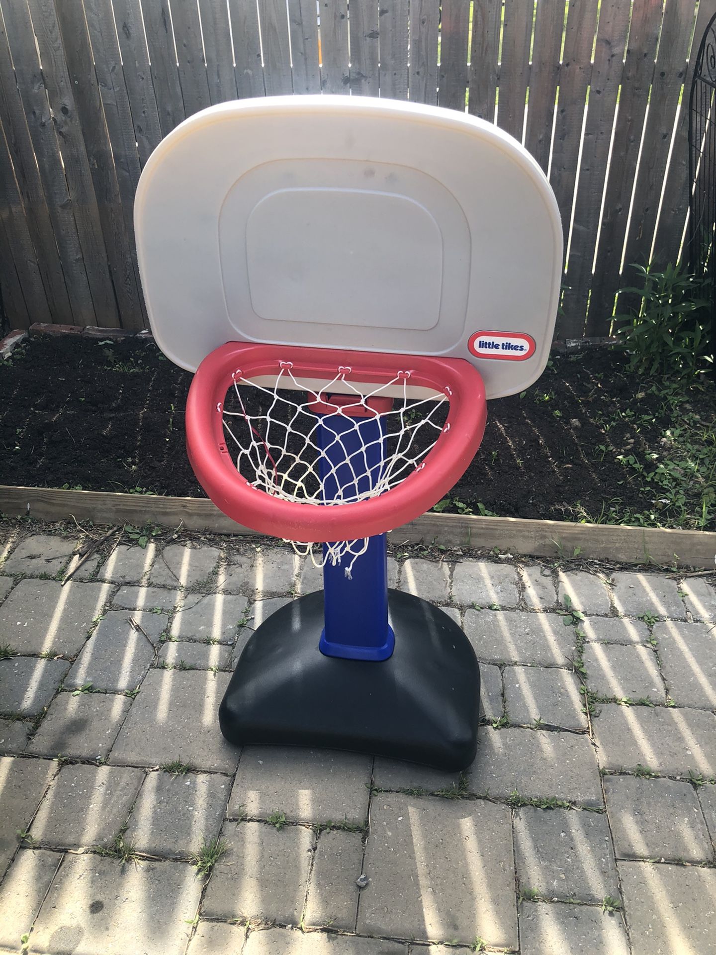 Little Tikes Adjustable Basketball Hoop