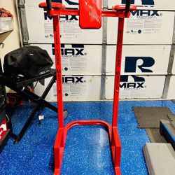 Dip Machine For Exercise 