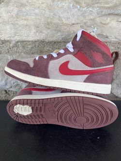 Nike Air Jordan 1 Mid SE GS —Size 3y —$25 FiRM