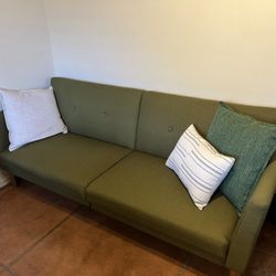 Beautiful Green Couch/Futon 