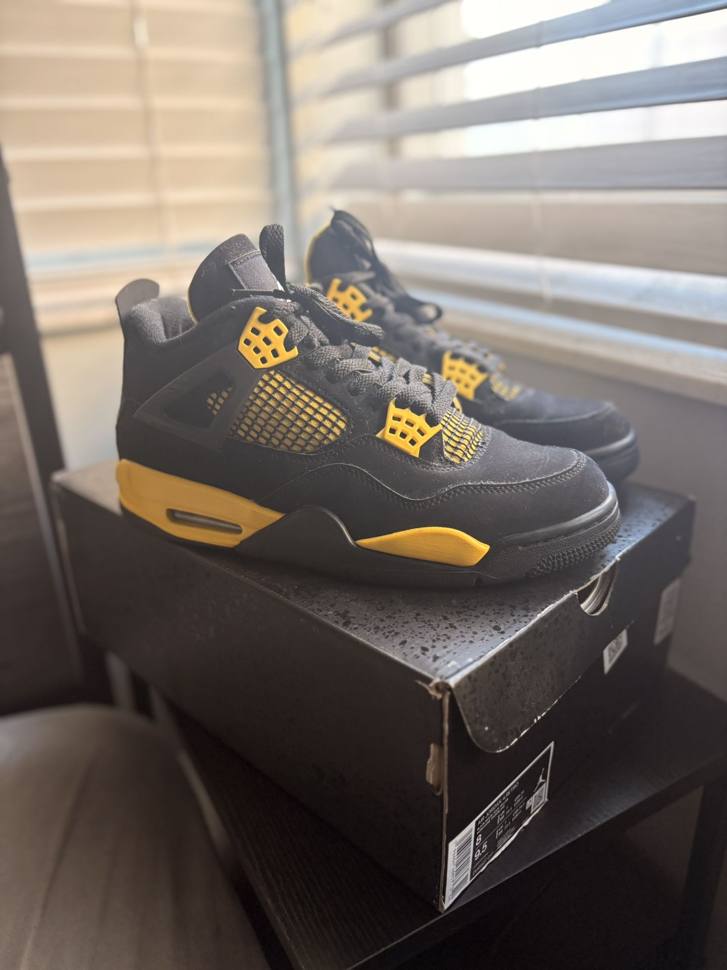 Jordan 4 Yellow Thunder