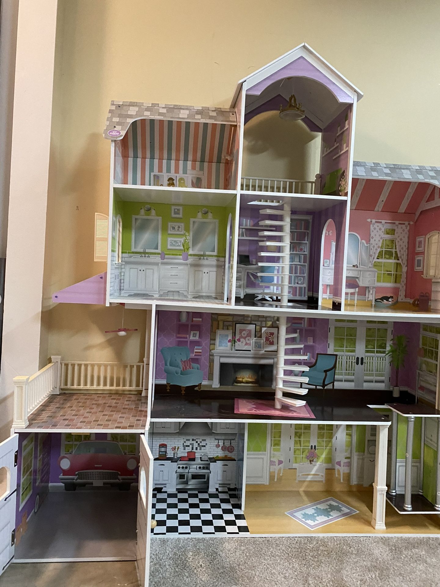 Doll Houses 