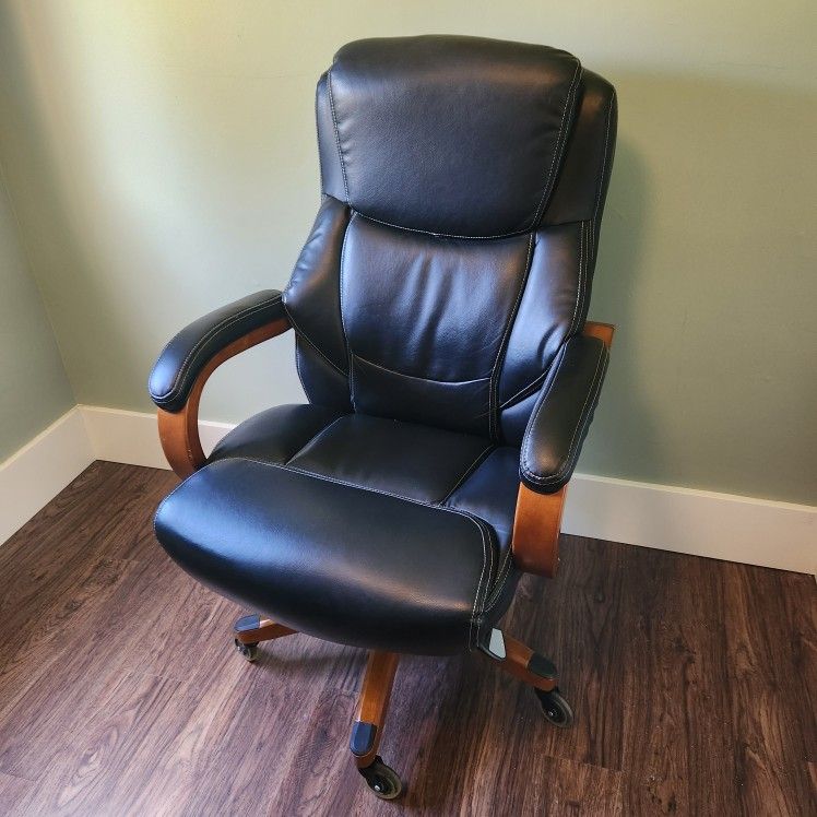 La Z Boy Delano Executive Office Chair