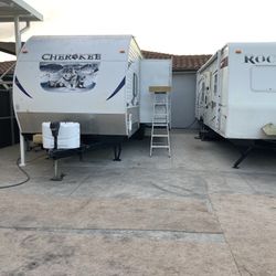 RV Cherokee 28 Pies