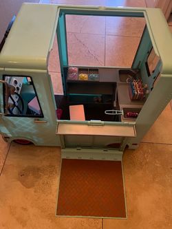Barbies Fashion Camper Playset
