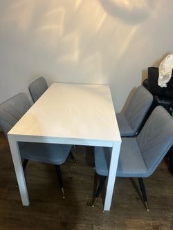 table with chairs