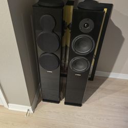 Yamaha Floor Standing Spkts