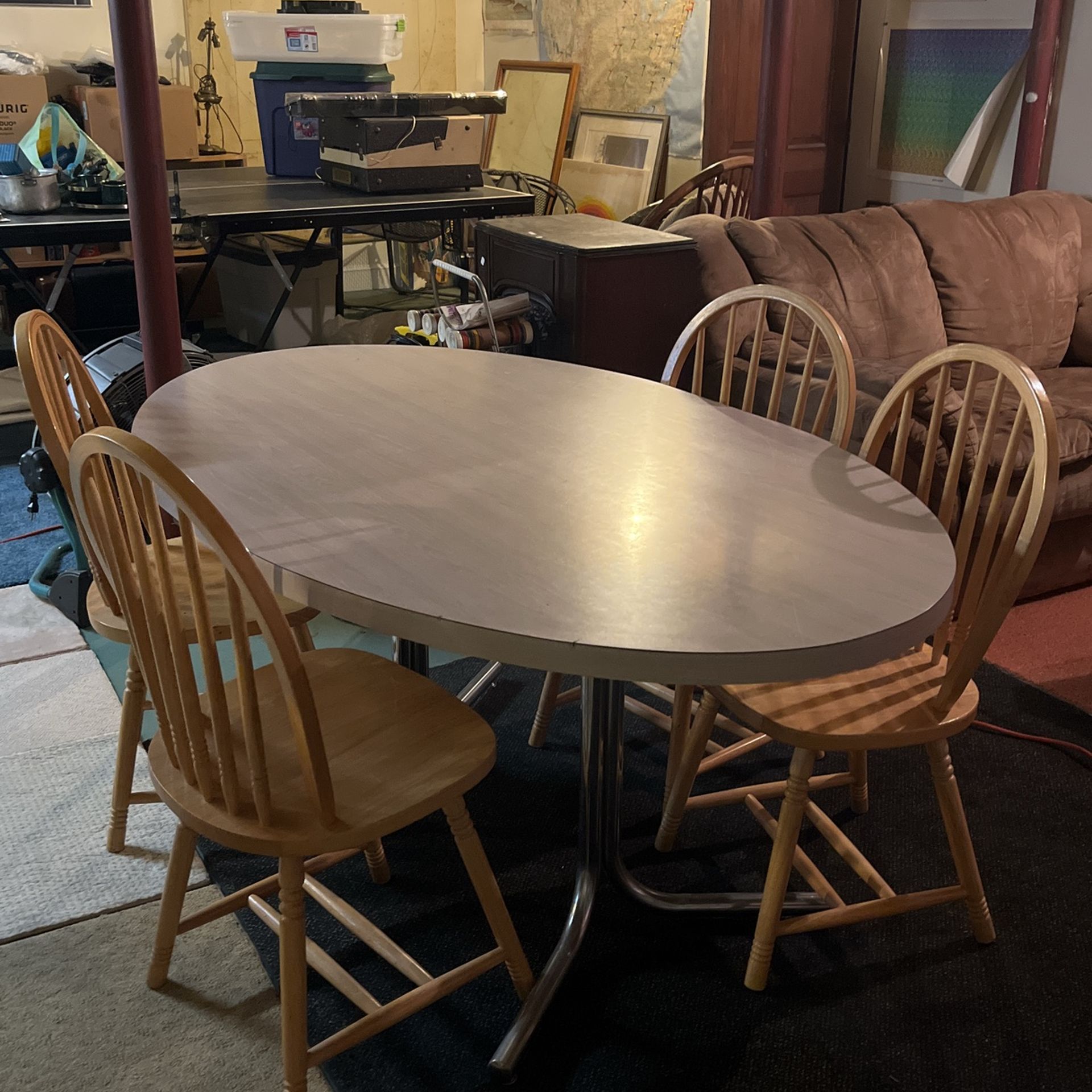 Kitchen Table And 4 Chairs 