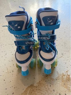 Like New OUDEW Adjustable Kids Roller Skates with Light-up Wheels - Size M