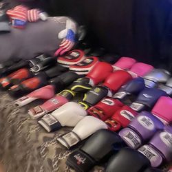 Assorted Boxing Gloves 18$/22$ Inch Each Like New
