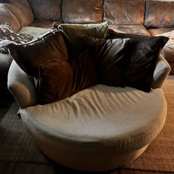 Free Large Round Chair 