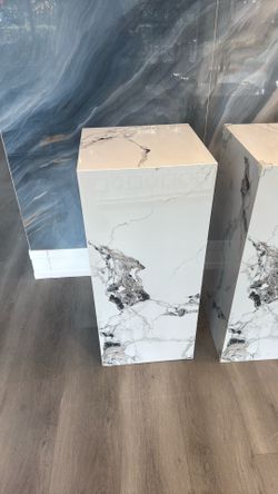 Marble pattern pedestal home decor