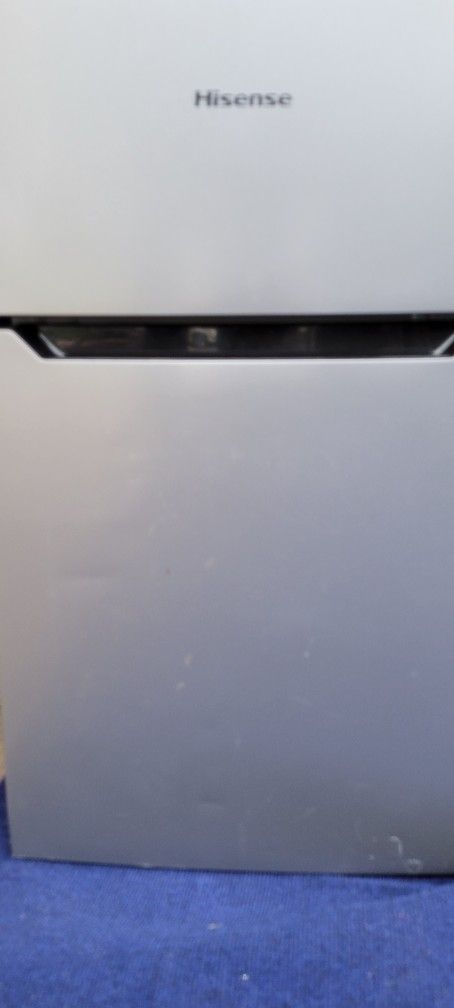 Fridge W/ Freezee. Used 15 Months from College Student. No Longer Needed