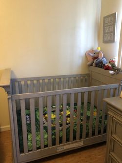 Baby Cache Vienna Crib