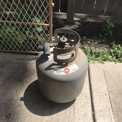 Gas