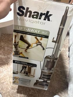 Shark Navigator Lift-Away DLX Vacuum