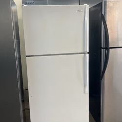Whirlpool Apartment Size Top Freezer With Ice Maker