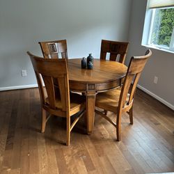 Kitchen/Dining Round Table