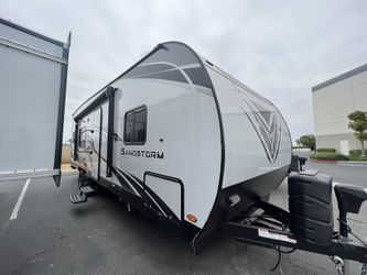 RV Toy Hauler 31 Feet ! 