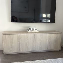 Tv stand w/ storage