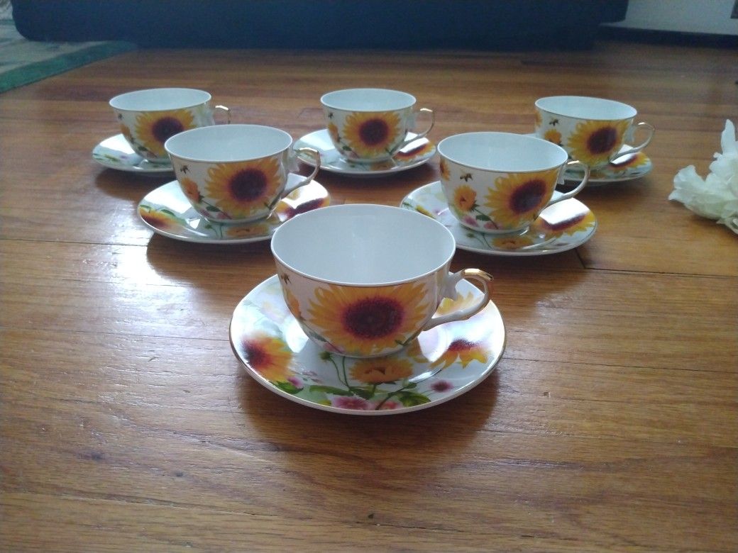 NEW Fusaichi Pegasus Fine Porcelain 24K Gold Japan Sunflower Teacups & Plates