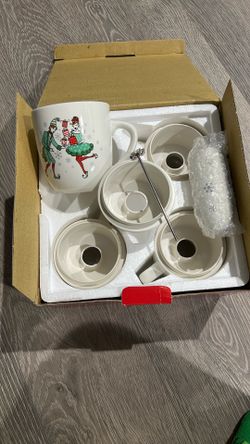 4 Holidays mugs with frother