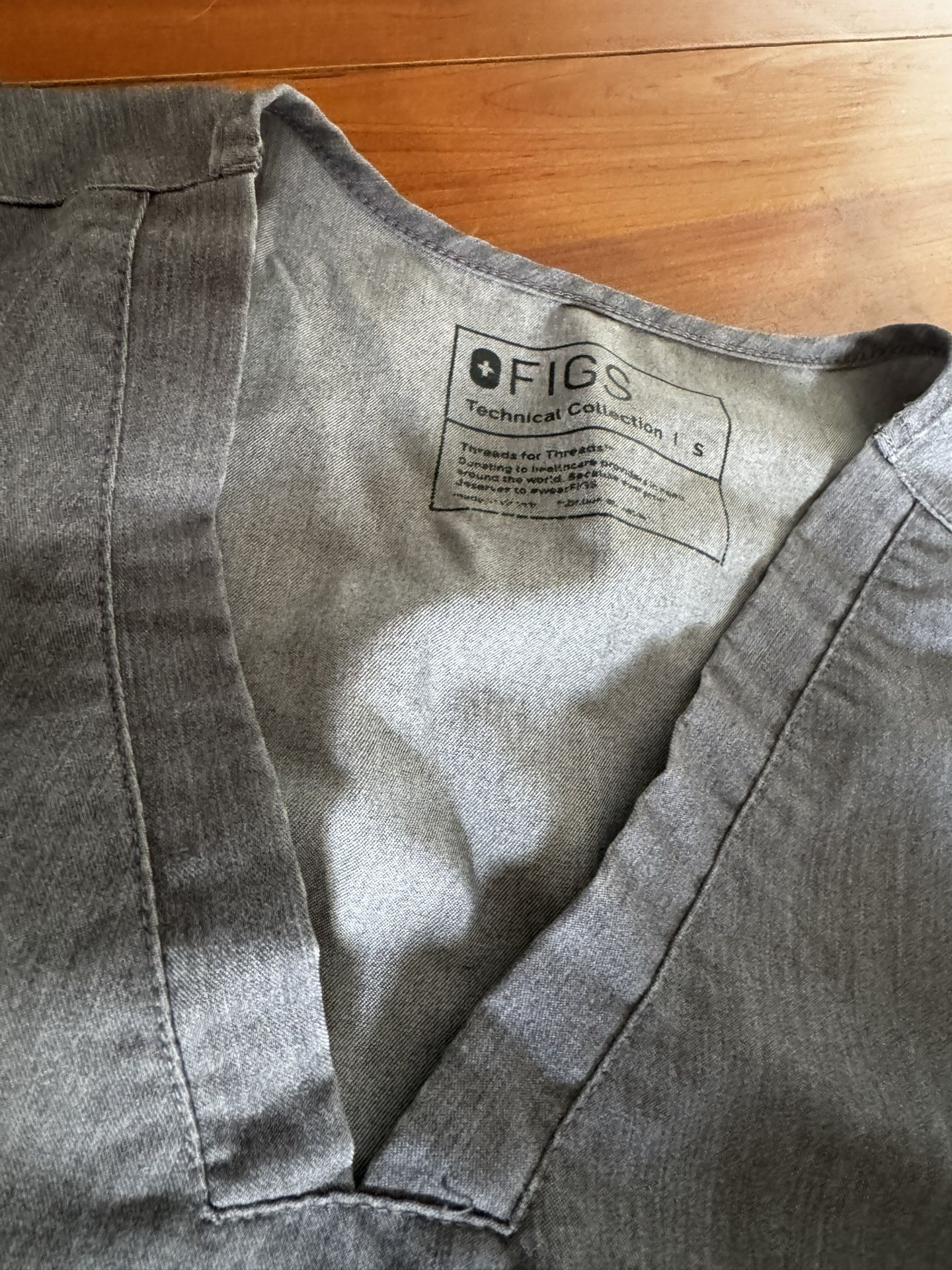 Gray Set Figs Scrubs