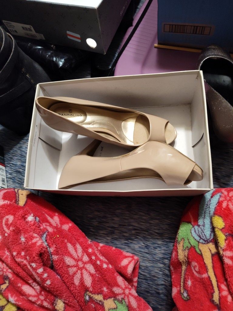 Bandolino Tan Pumps