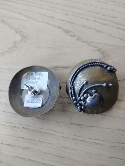 Pair vintage earrings 100