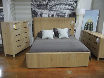 Universal Westmont King Panel Bed - Natural Light Oak | Headboard