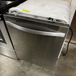 Whirlpool Gold Top Control 24-in Built-In Dishwasher