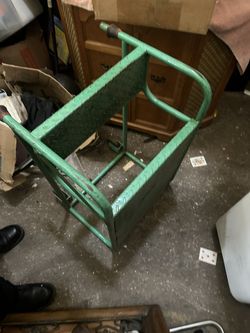 STEP STOOL,  W/ Wheels