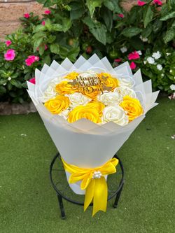 Mother’s Day Forever rose bouquet