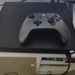  Xbox One X + Wired Controller 