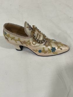 The only shoe by popular imports in
