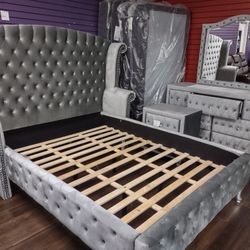 New 4pc Queen Bedroom Set Queen Bedframe Dresser Mirror Nightstand 