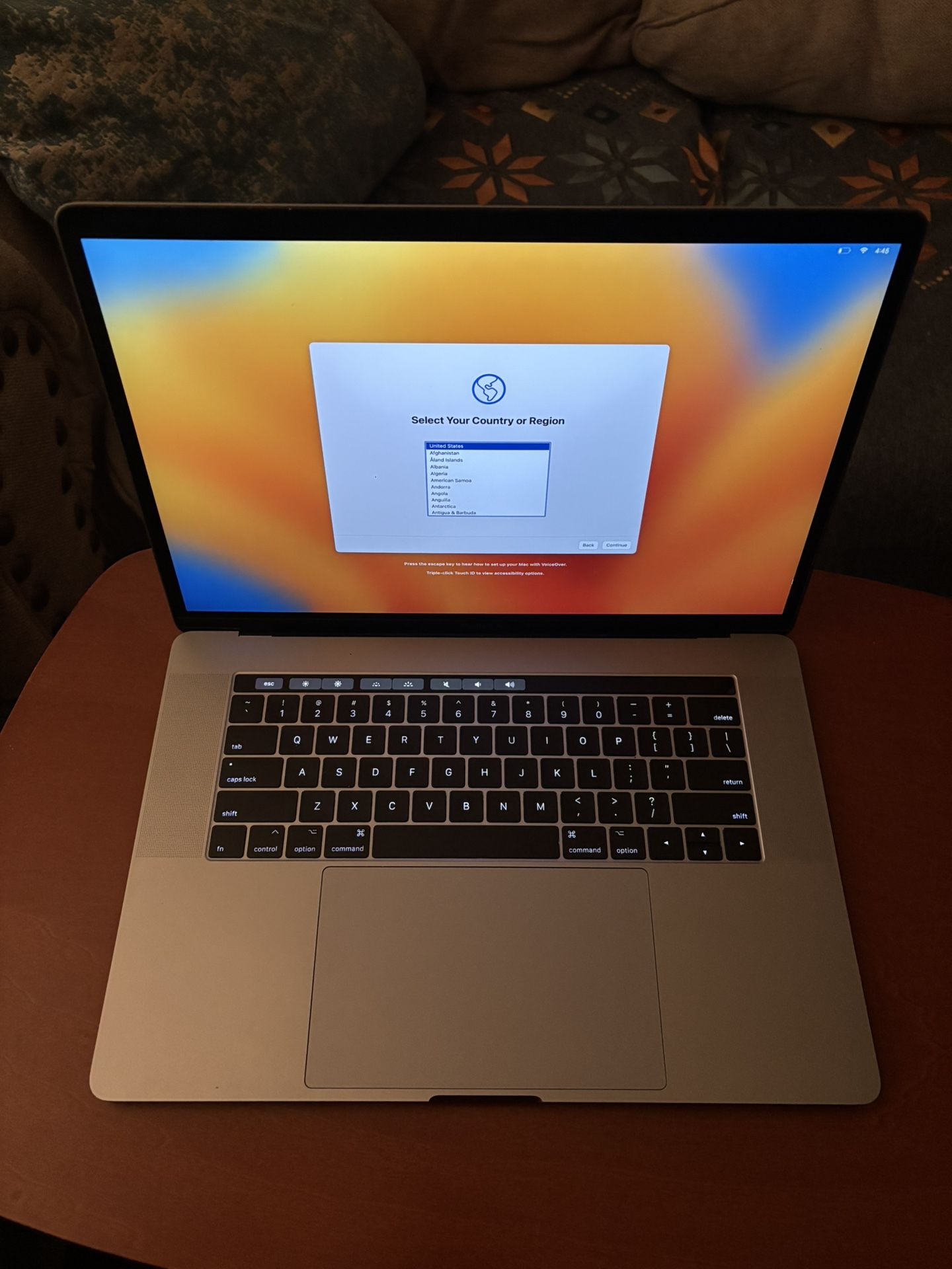 2017 APPLE MACBOOK PRO 15 INCHES 2.8GHz 16GB Intel i7 6Core 512GB 147 Count