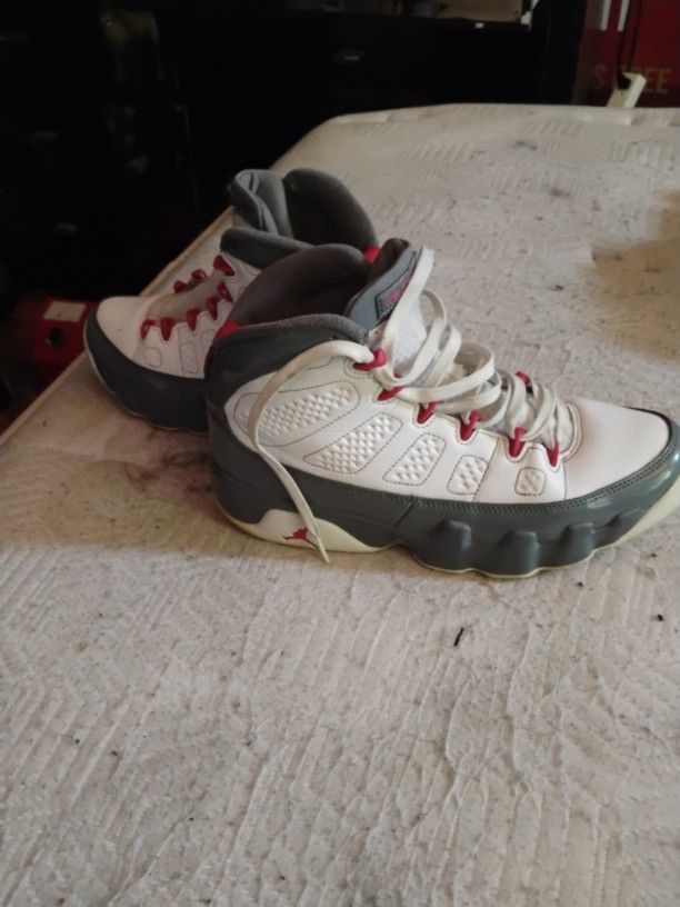 Jordans 9s &11s Size 9