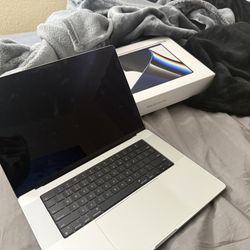 MacBook Pro 16" Laptop - Apple M1 Pro chip - 16GB Memory - 512GB SSD - Silver