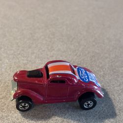 Hot Wheels Neet Streeter (1975) Red / Burgundy Ford Oldie
