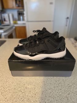 Air jordan 11 low top space jam