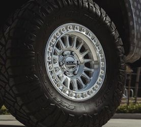 17” KMC 552 Wheels
Machine Silver Finish
Brand New In Stock
17x8.5 Rims NEW In stock 