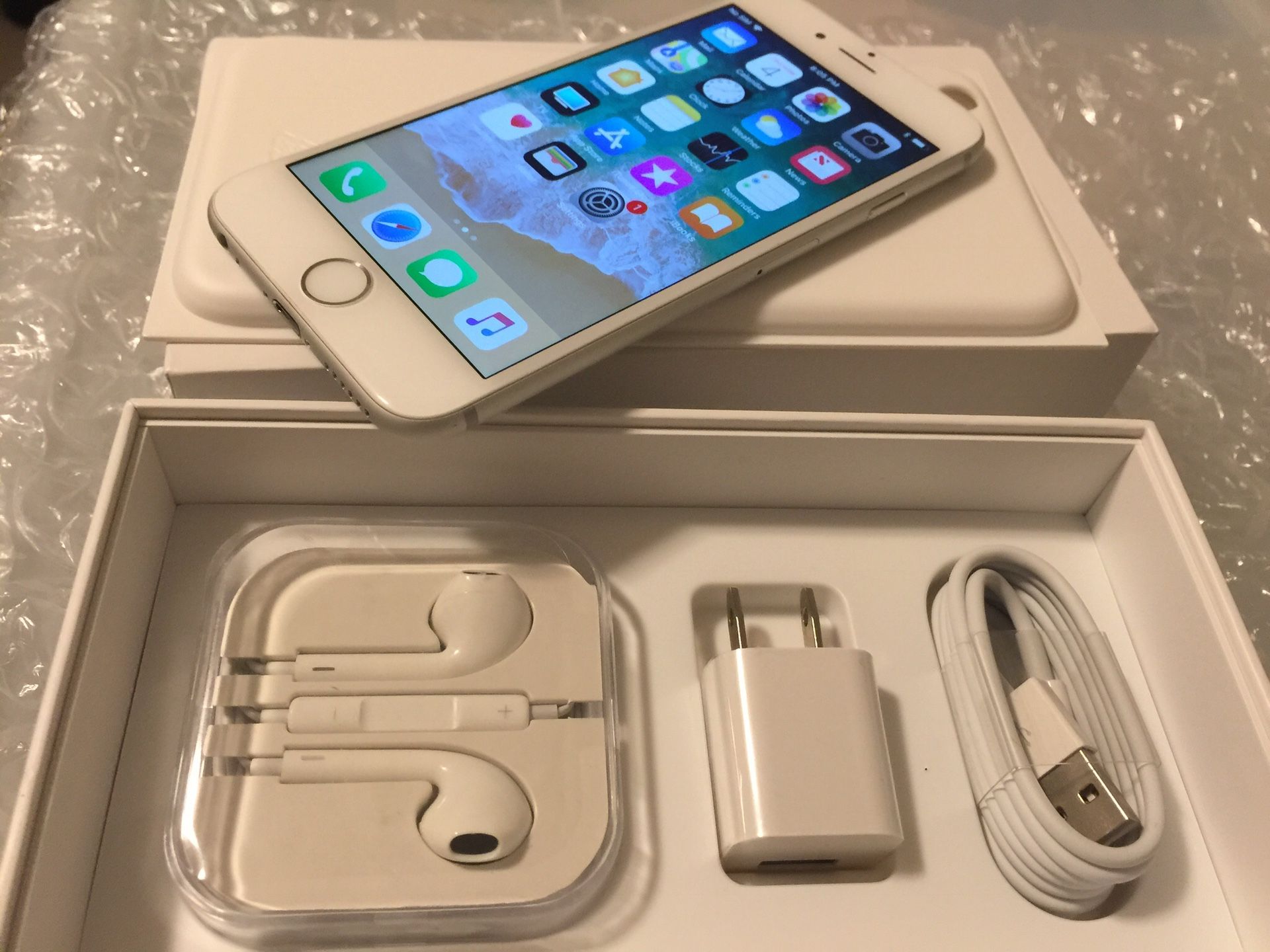 iPhone 6,64 GB, excellent condition factory unlocked