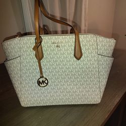 Michael Kors Marilyn Tote 