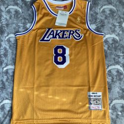 New Kobe Bryant jersey Large 