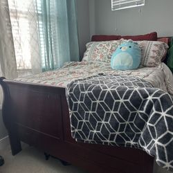 Queen Bed Set 