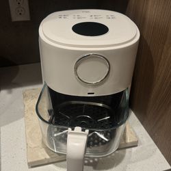 Like-New 4-Quart Modern Glass Air Fryer - Touch Display, Smart Settings, Modern Design