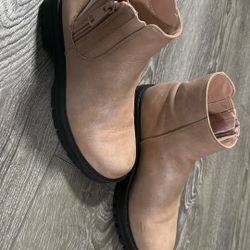girl's boots size 3 in good condition 
