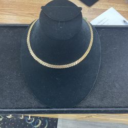 18kt Gold Chain Necklace!!